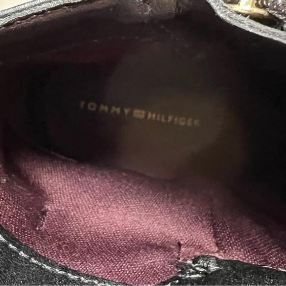Tommy Hilfiger Women’s Black Ankle Boots With Gold TH Logo Detail Size 9M NWOB - Picture 7 of 8